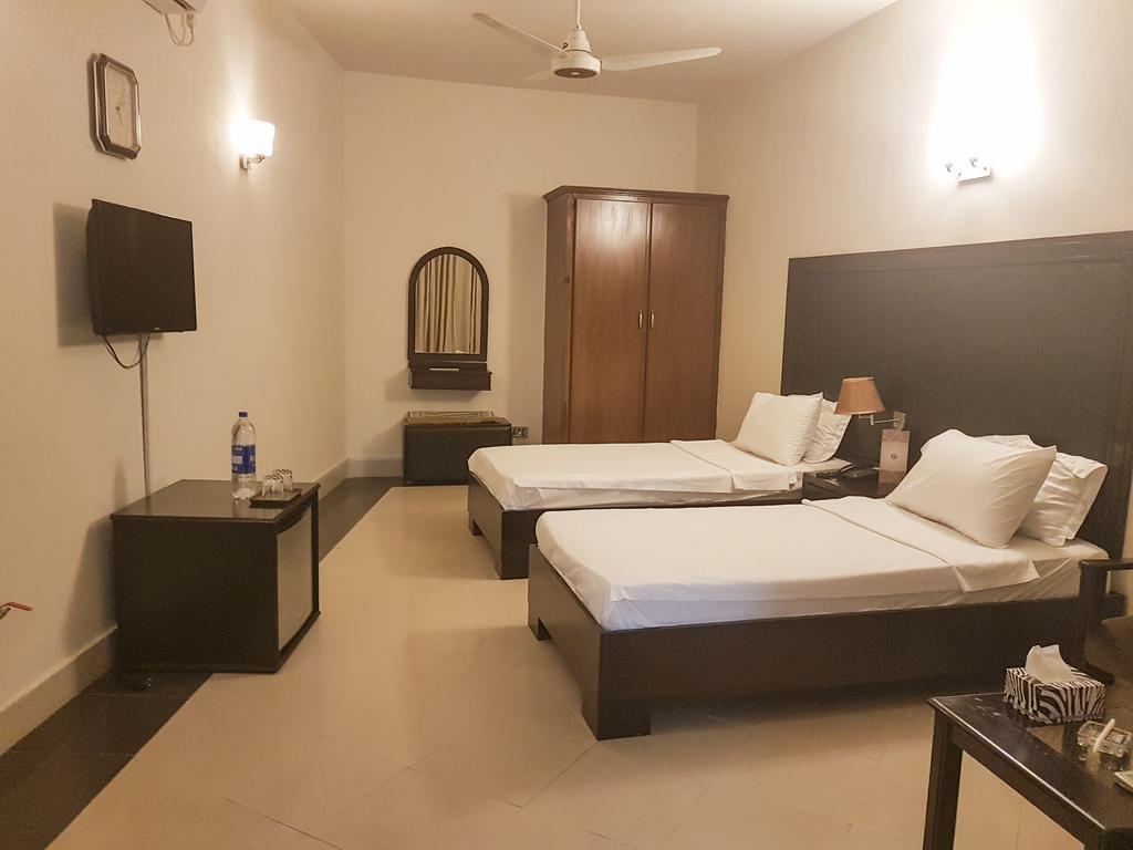 Shelton Accommodator Peshawar Exterior foto