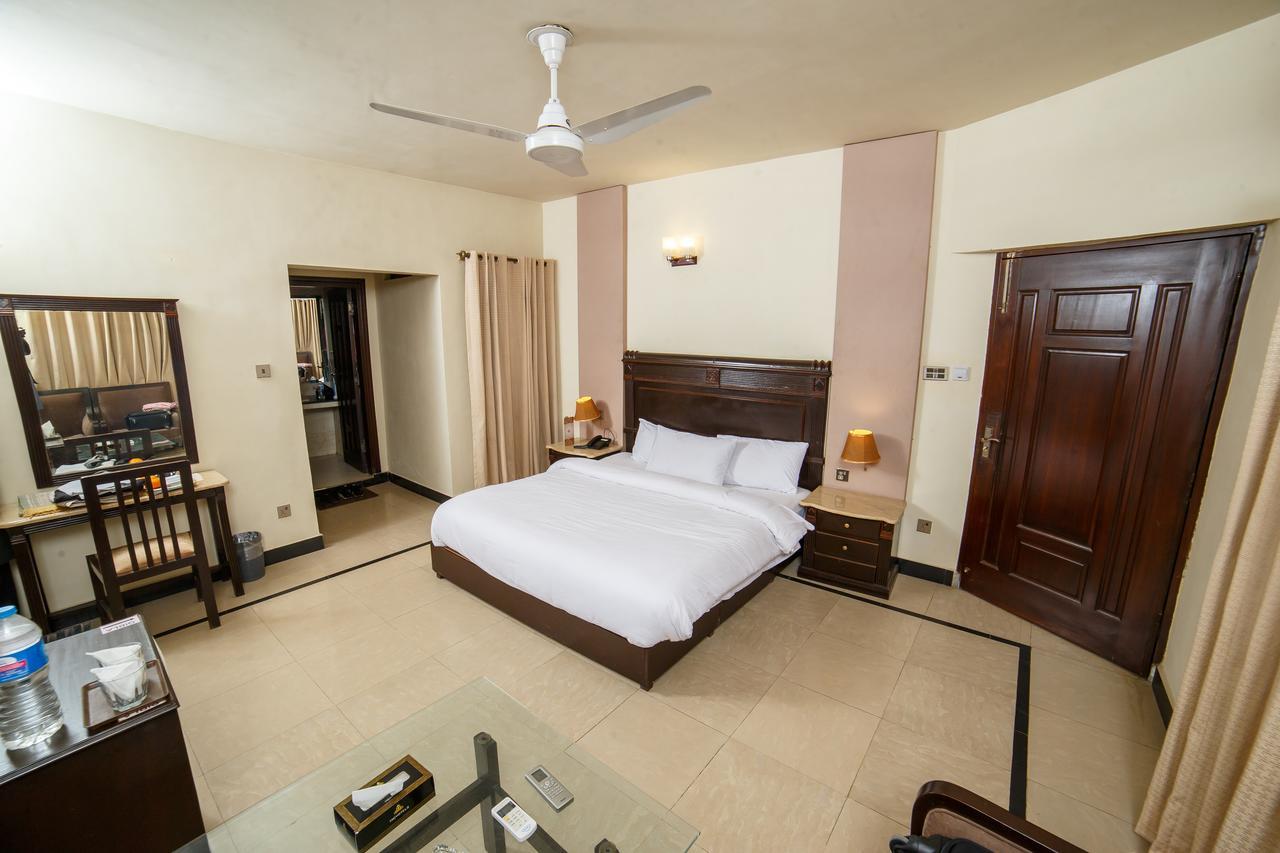 Shelton Accommodator Peshawar Exterior foto